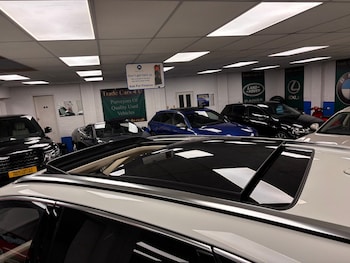 Used Bentley Bentayga 2017 for sale - 76173567: Photo