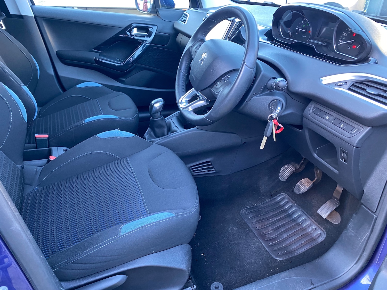 Used Peugeot 208 2014 for sale - 76915196: Photo 10