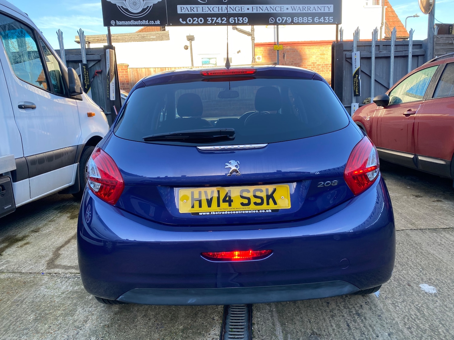 Used Peugeot 208 2014 for sale - 76915196: Photo 4