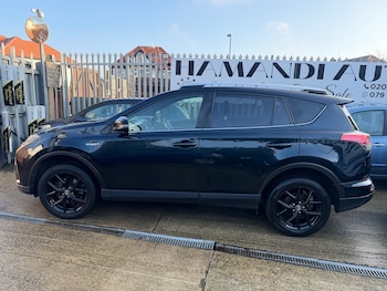 Used Toyota RAV4 2017 for sale - 77872219: Photo