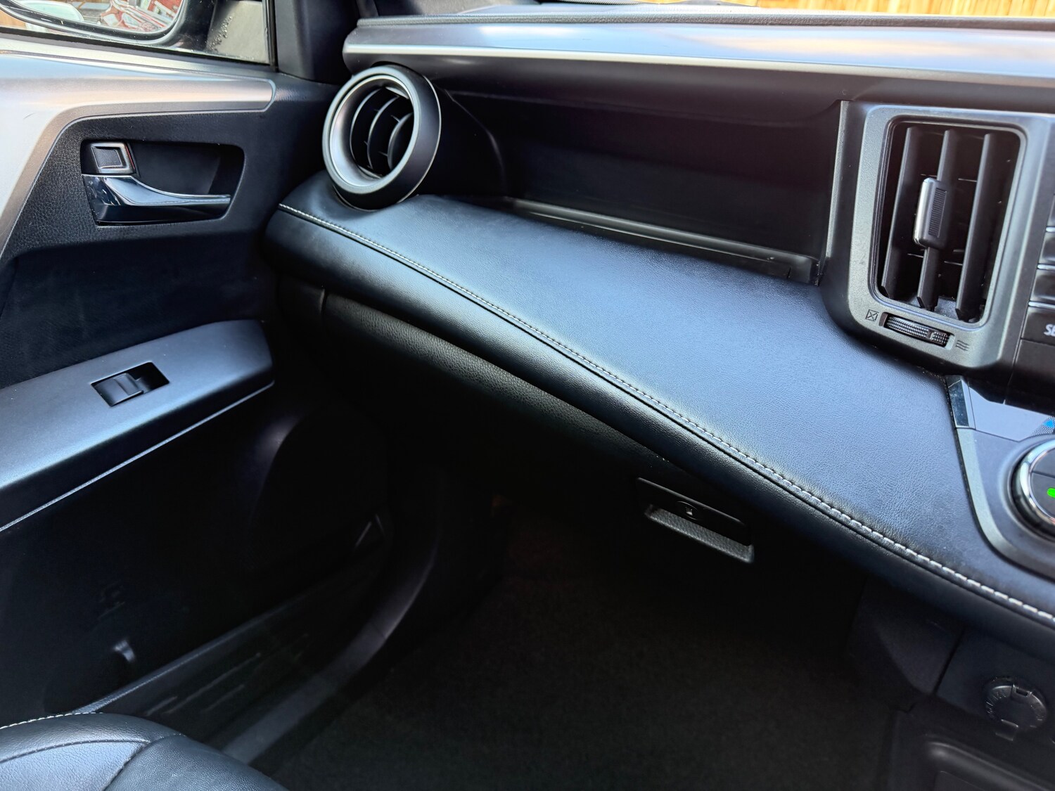 Used Toyota RAV4 for sale - 77872219: Photo 36