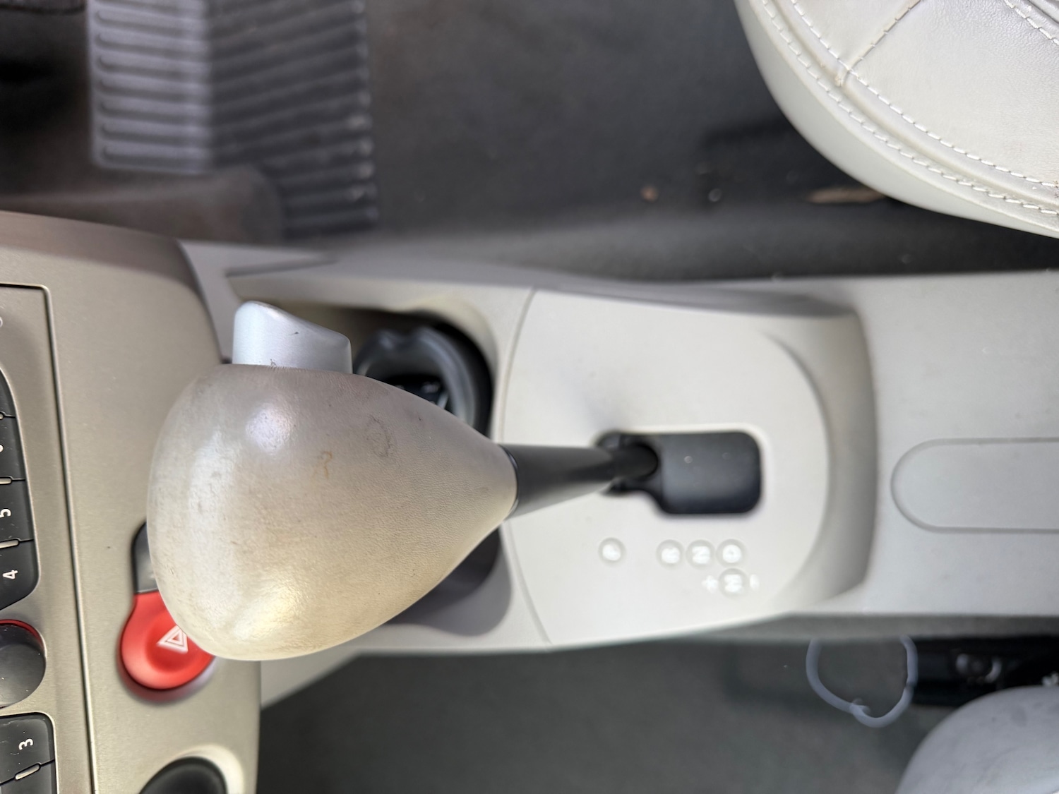 Used Renault Clio 2010 for sale - 77075894: Photo 19