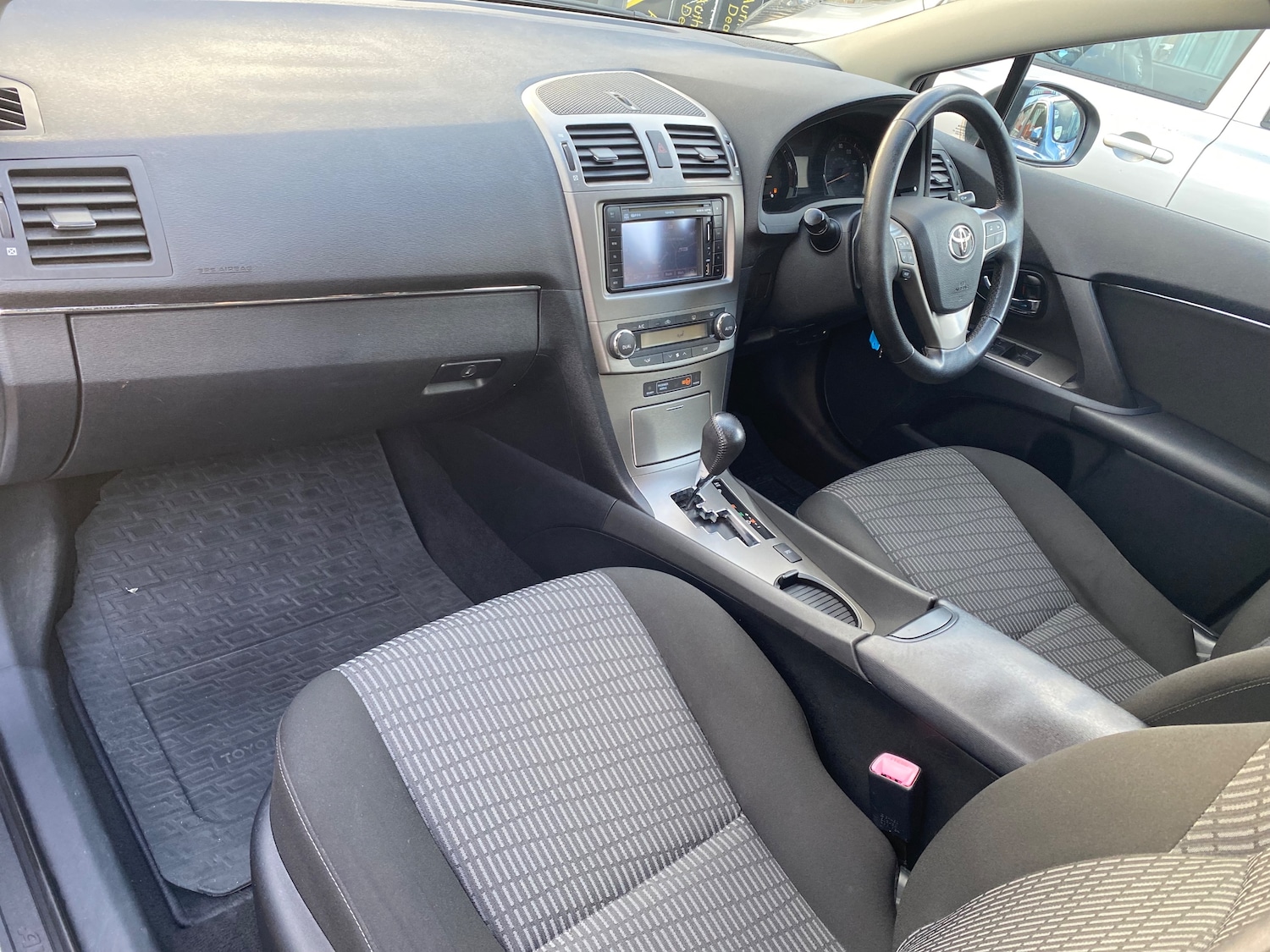 Used Toyota Avensis 2011 for sale - 76783317: Photo 11