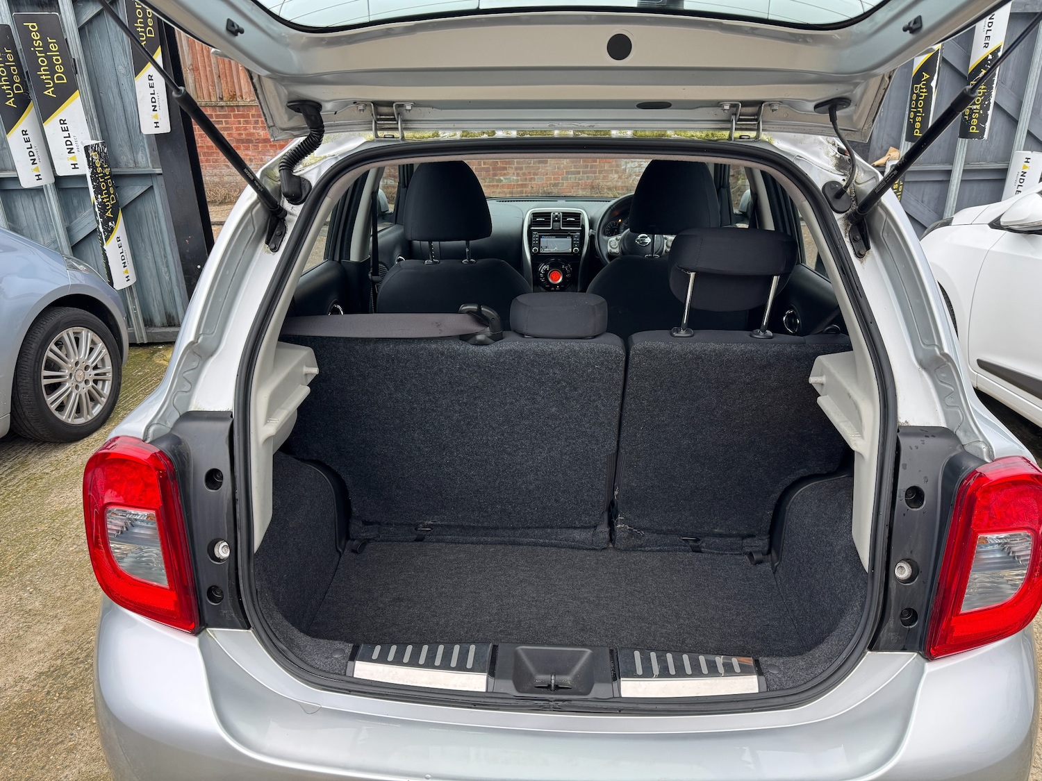 Used Nissan Micra 2016 for sale - 77499787: Photo 38