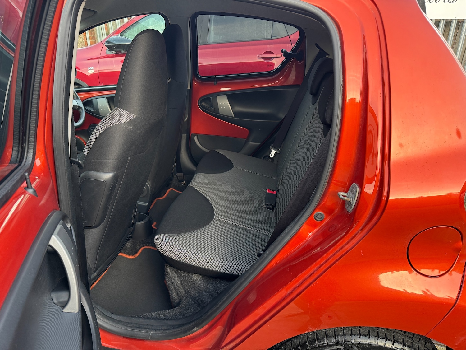 Used Toyota AYGO 2013 for sale - 76954544: Photo 32