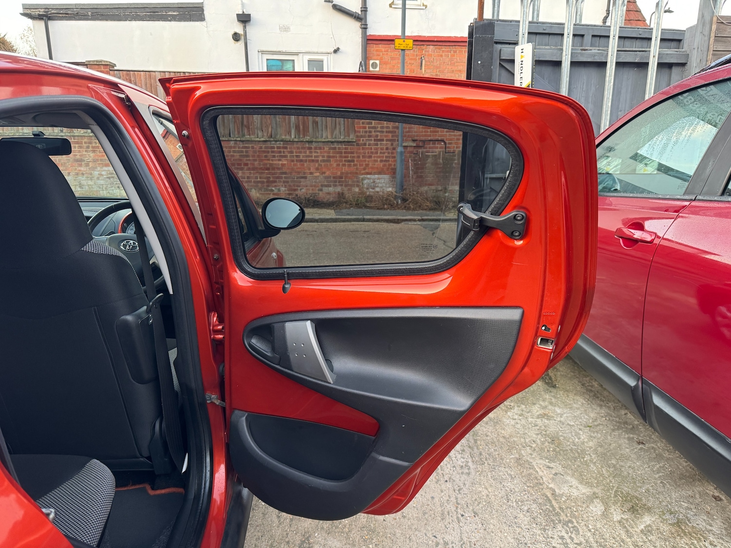 Used Toyota AYGO 2013 for sale - 76954544: Photo 36