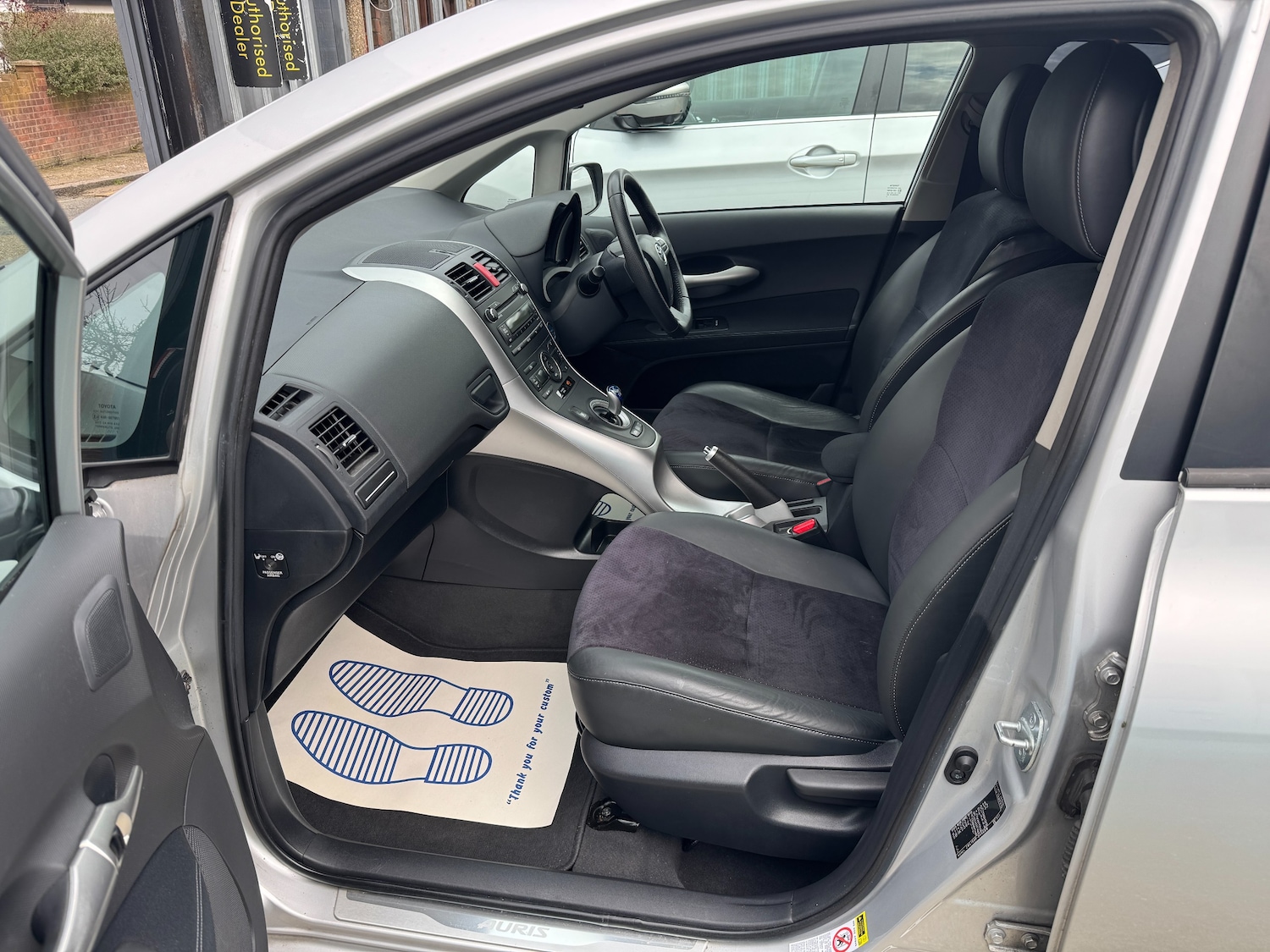 Used Toyota Auris 2011 for sale - 77733433: Photo 24