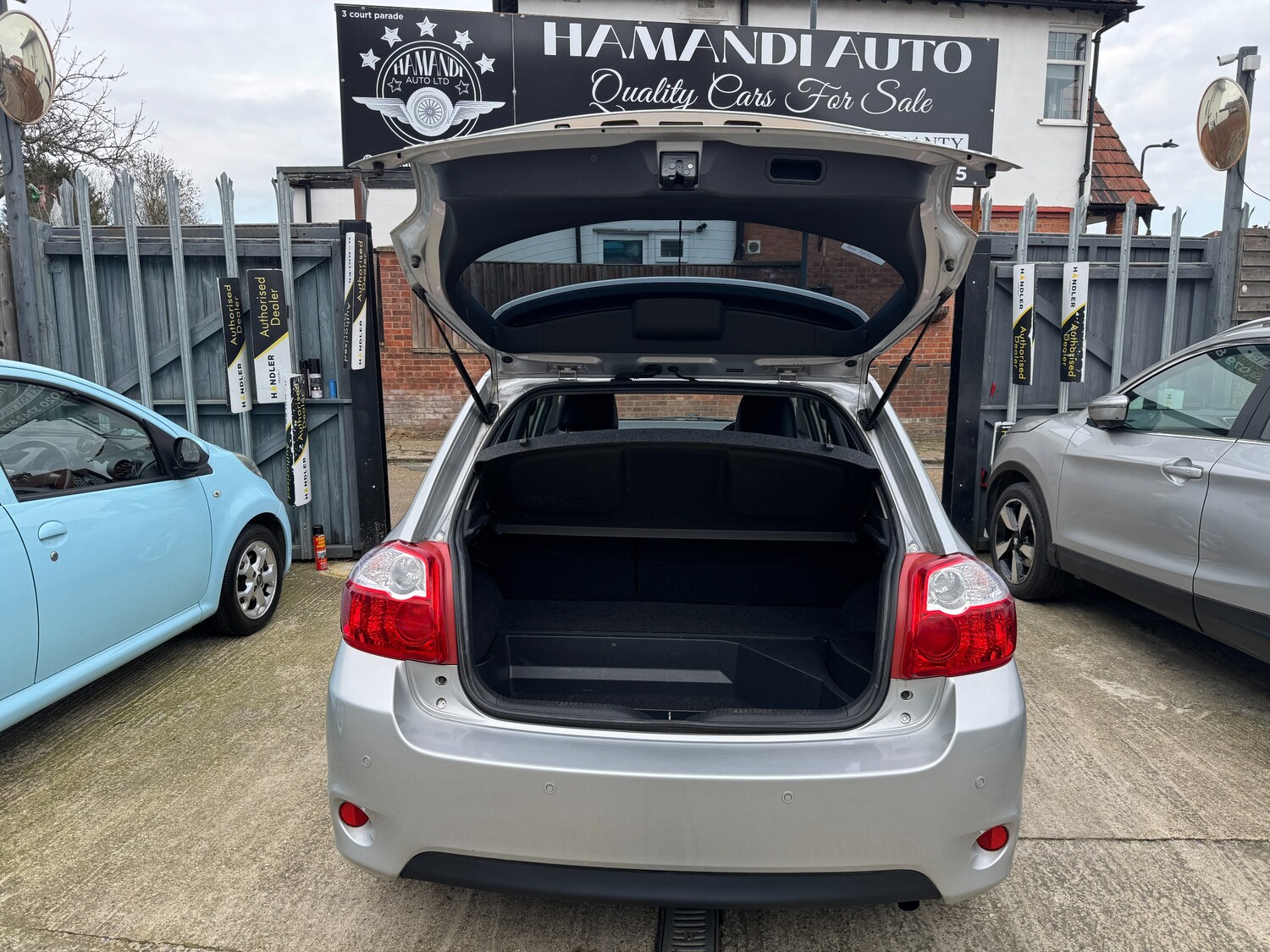 Used Toyota Auris 2011 for sale - 77733433: Photo 36