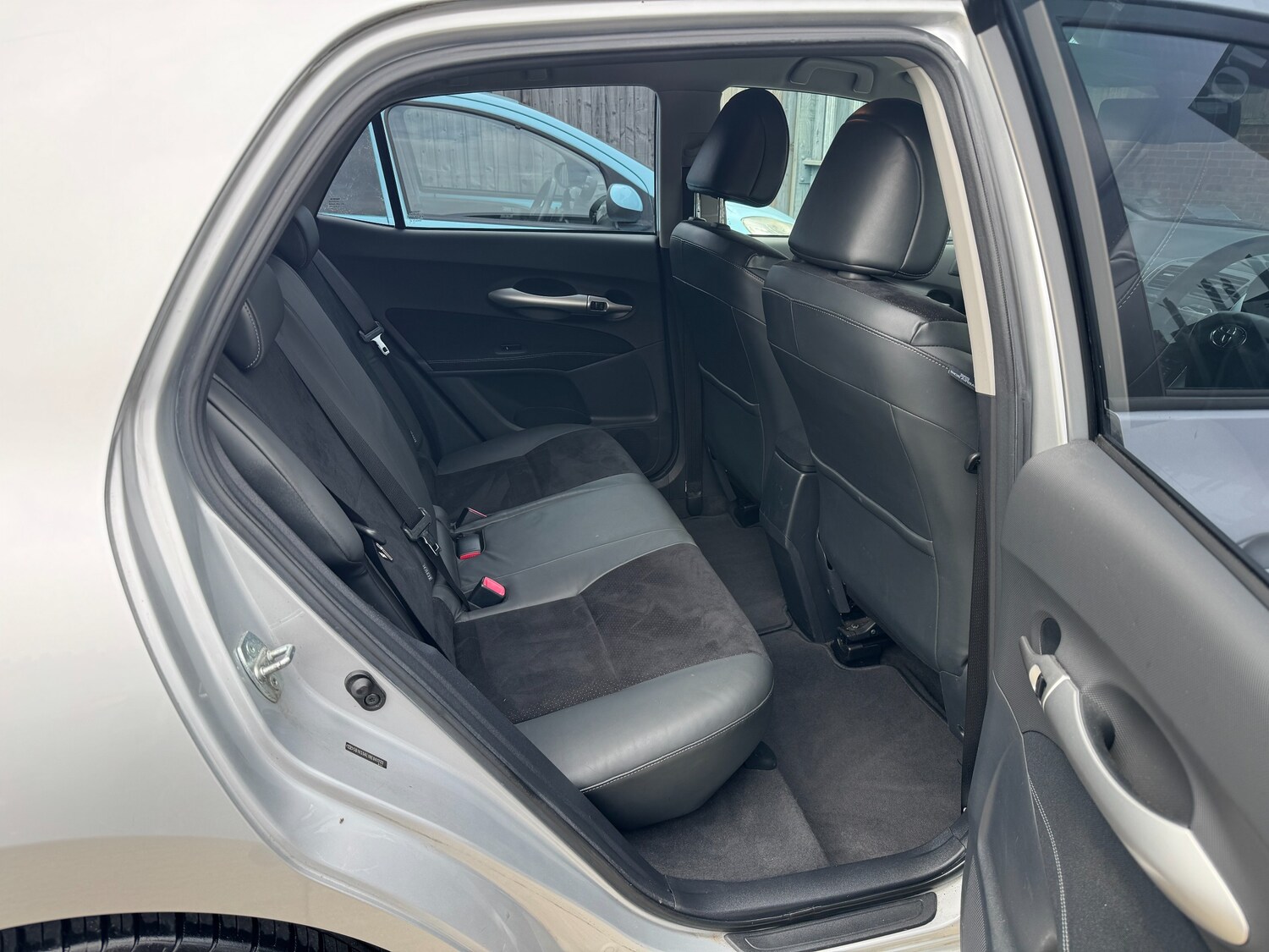 Used Toyota Auris 2011 for sale - 77733433: Photo 42