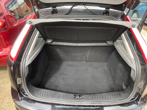 Used Ford Focus 2010 for sale - 75743116: Photo 12