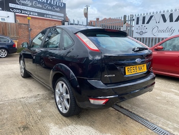 Used Ford Focus 2010 for sale - 75743116: Photo