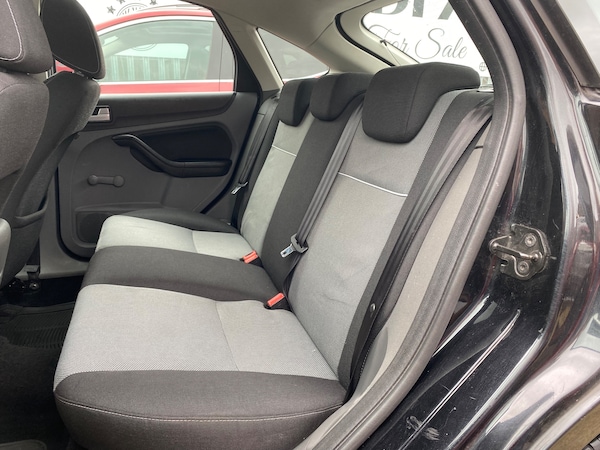 Used Ford Focus 2010 for sale - 75743116: Photo 9