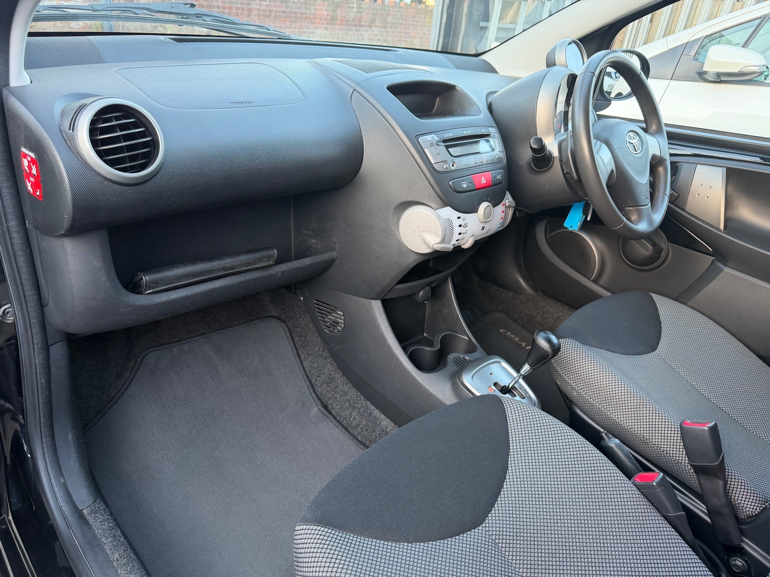 Used Toyota AYGO 2014 for sale - 77919142: Photo 9