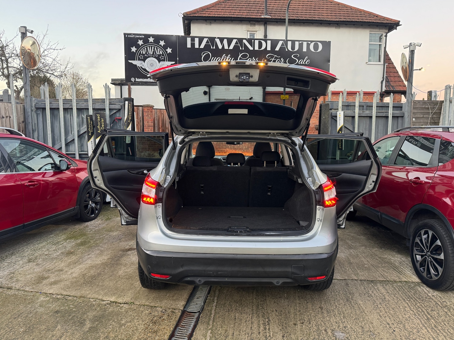 Used Nissan Qashqai 2015 for sale - 77546150: Photo 12