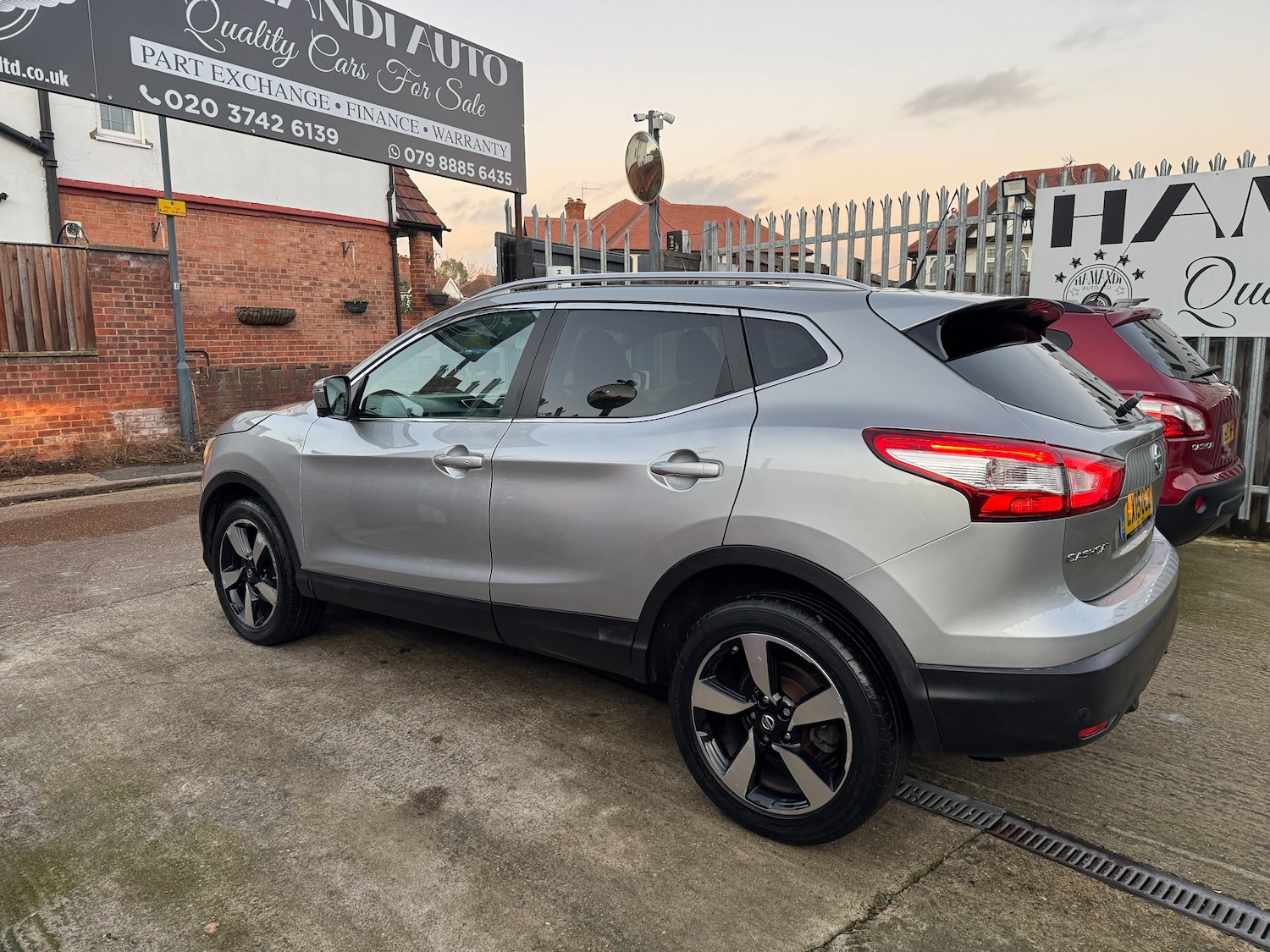 Used Nissan Qashqai 2015 for sale - 77546150: Photo 2