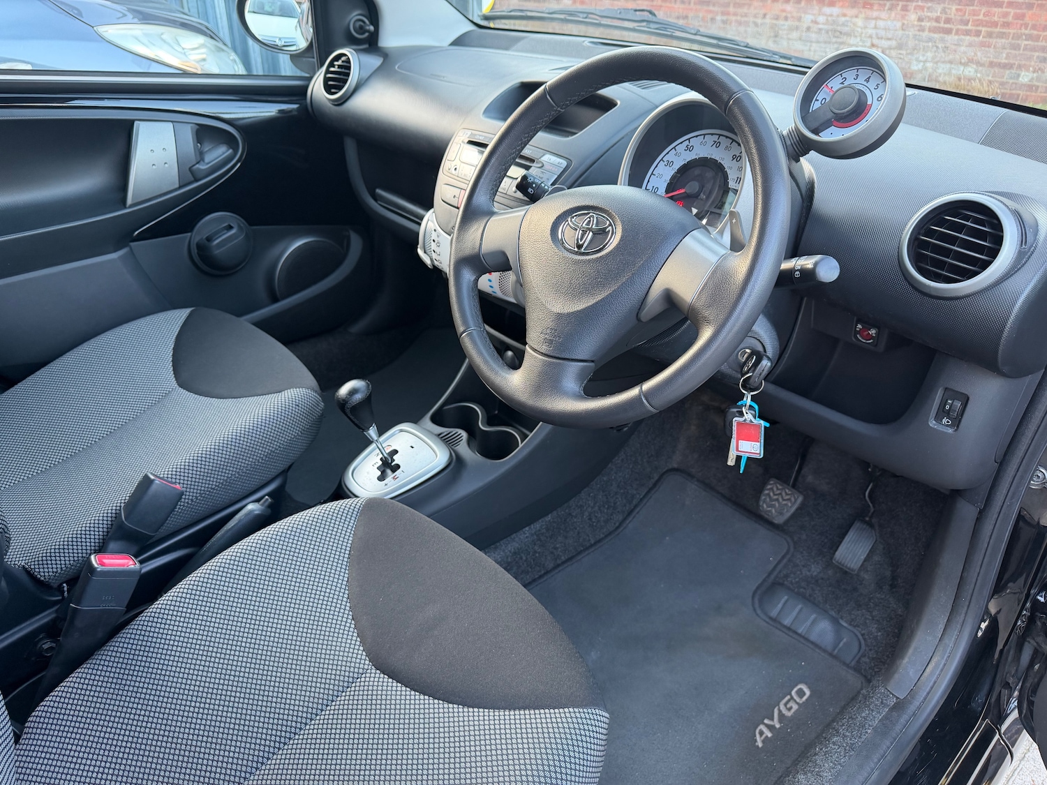Used Toyota AYGO 2014 for sale - 77919135: Photo 8