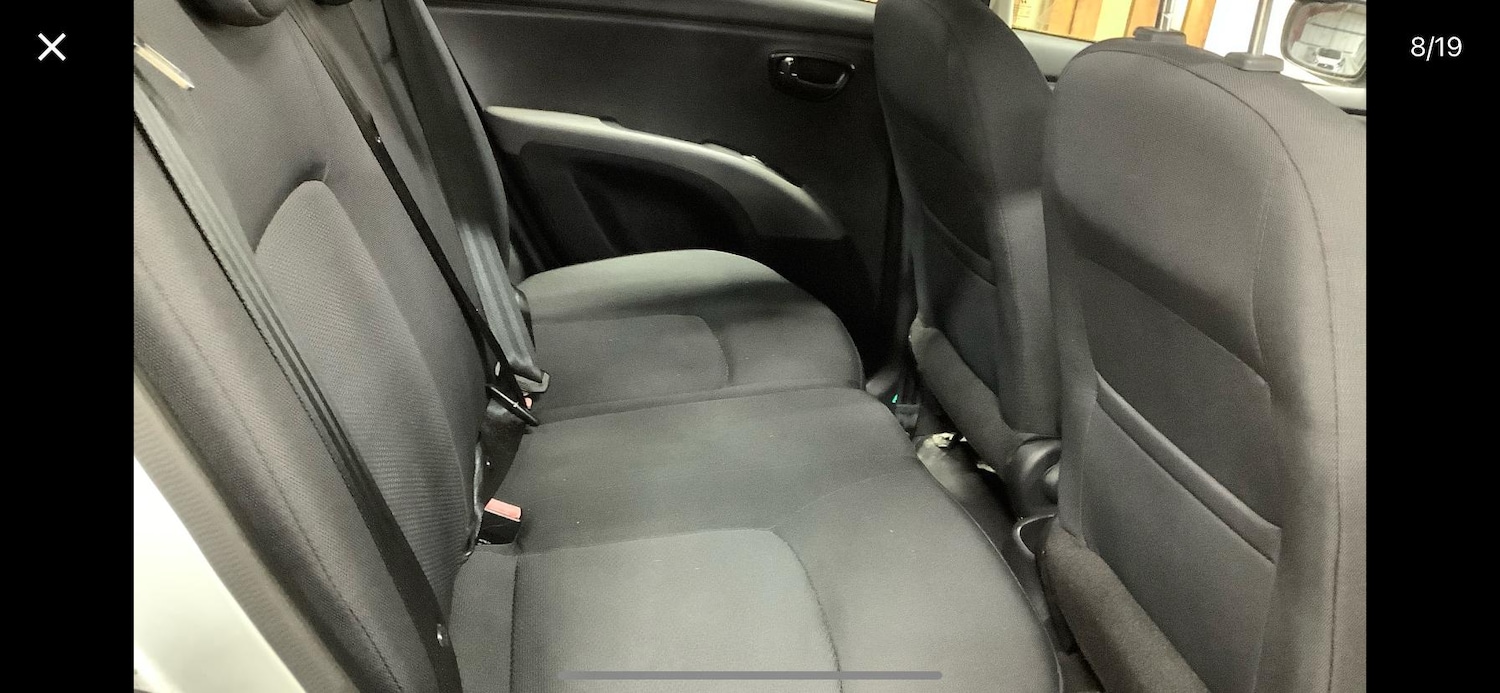 Used Hyundai i10 2010 for sale - 76552103: Photo 7