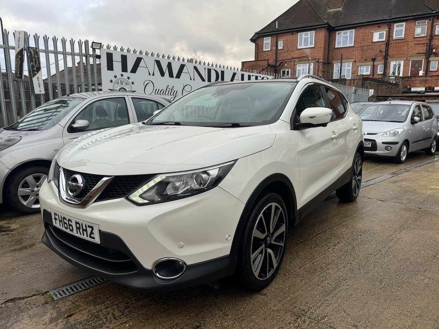 Used Nissan Qashqai 2017 for sale - 76754759: Photo 1