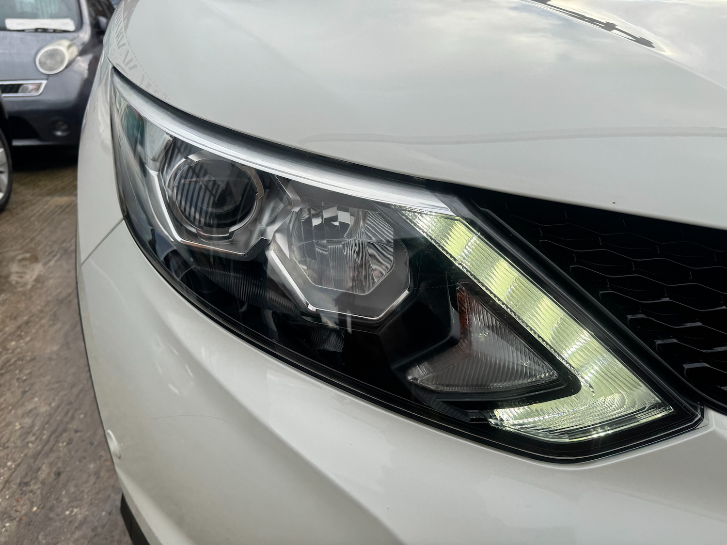 Used Nissan Qashqai 2017 for sale - 76754759: Photo 11