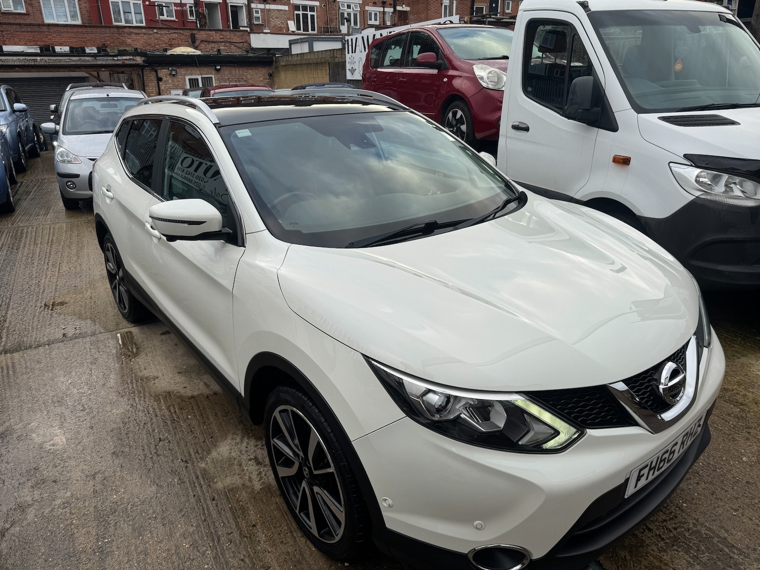 Used Nissan Qashqai 2017 for sale - 76754759: Photo 18