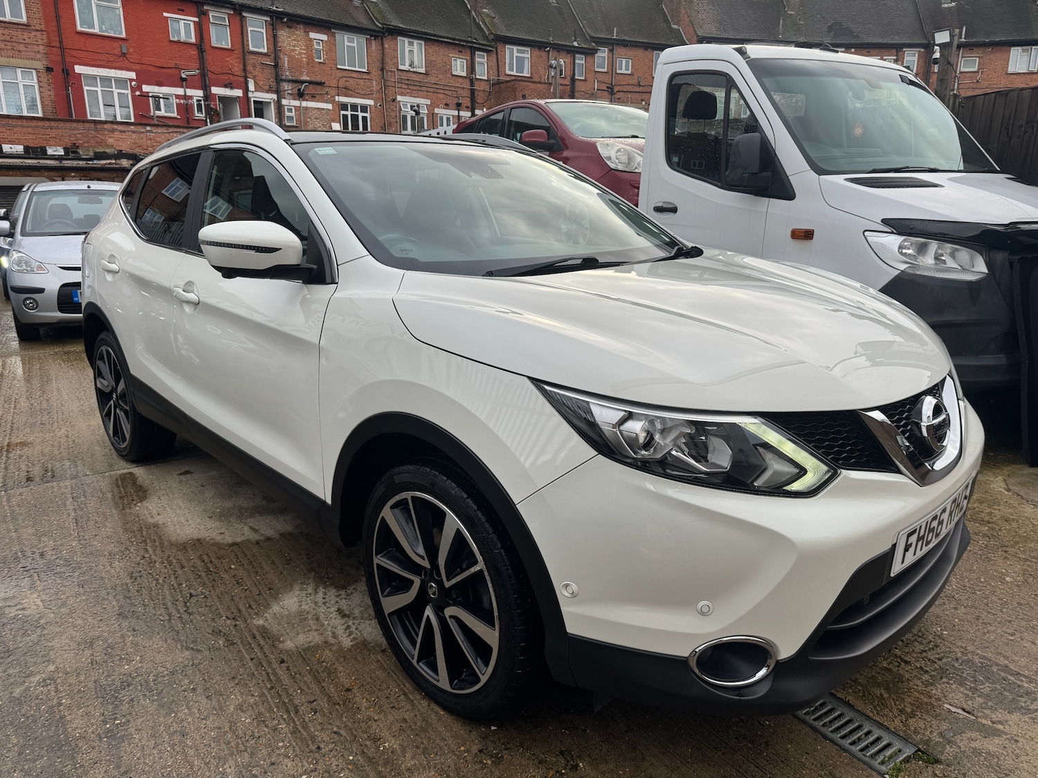 Used Nissan Qashqai 2017 for sale - 76754759: Photo 7