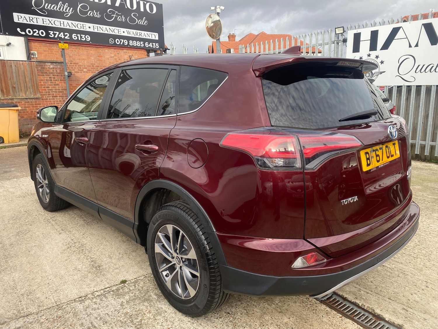 Used Toyota RAV4 2017 for sale - 76299774: Photo 3