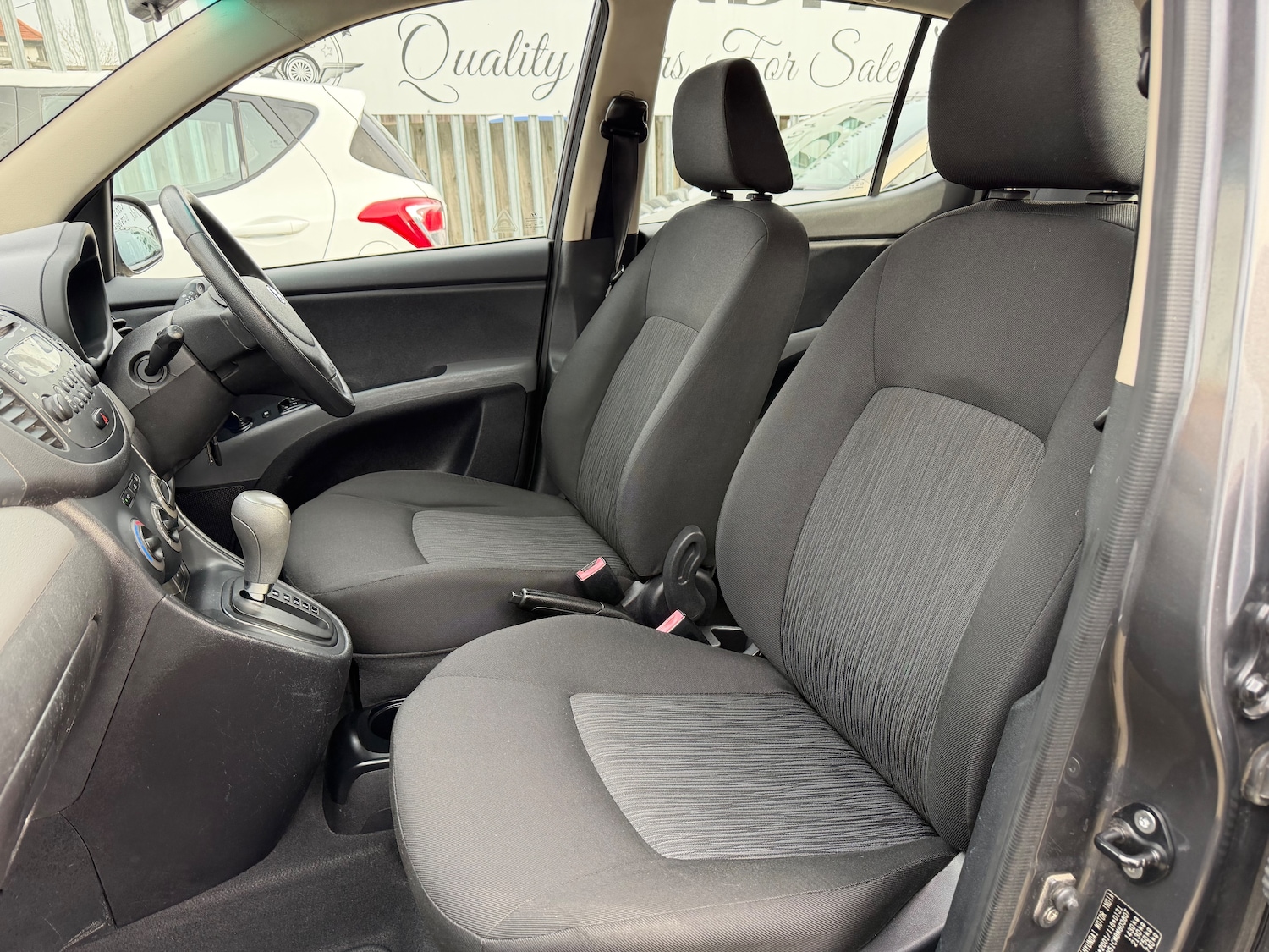 Used Hyundai Santa Fe 2011 for sale - 77588695: Photo 12