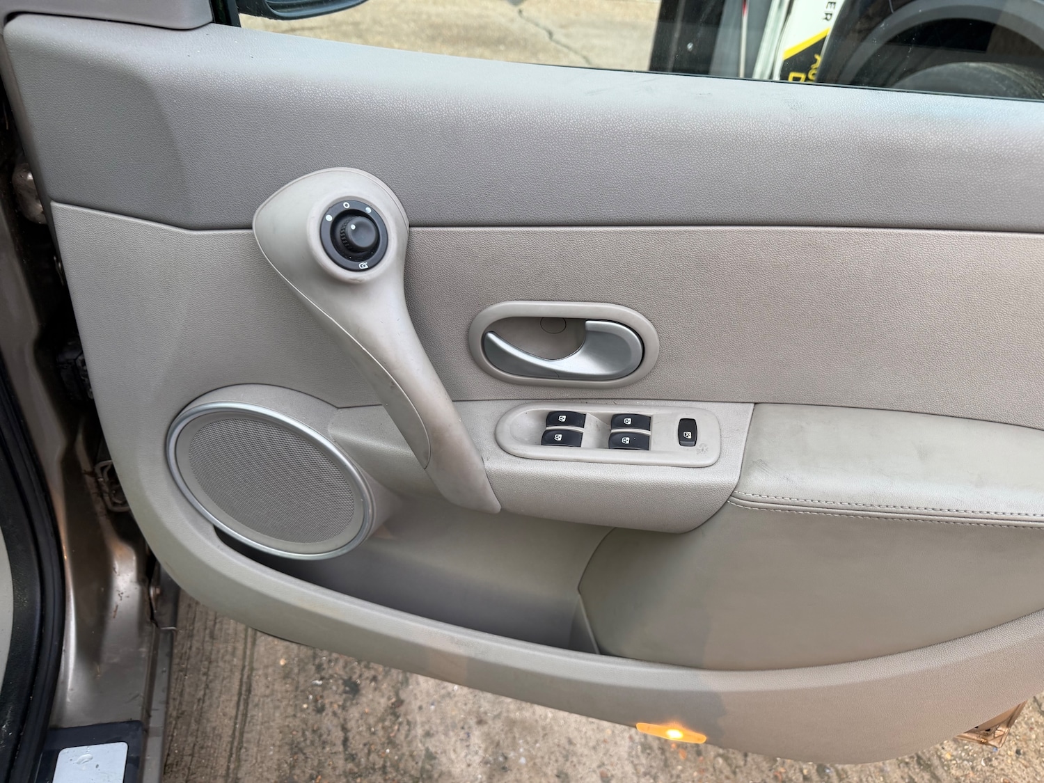 Used Renault Clio for sale - 77256559: Photo 12