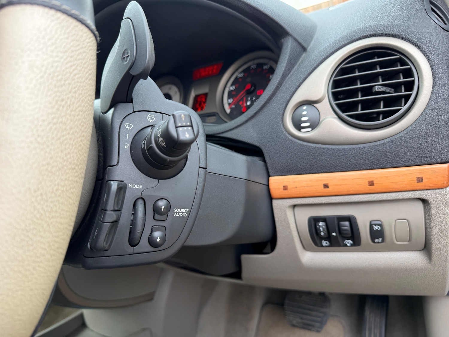 Used Renault Clio 2008 for sale - 77588696: Photo 26