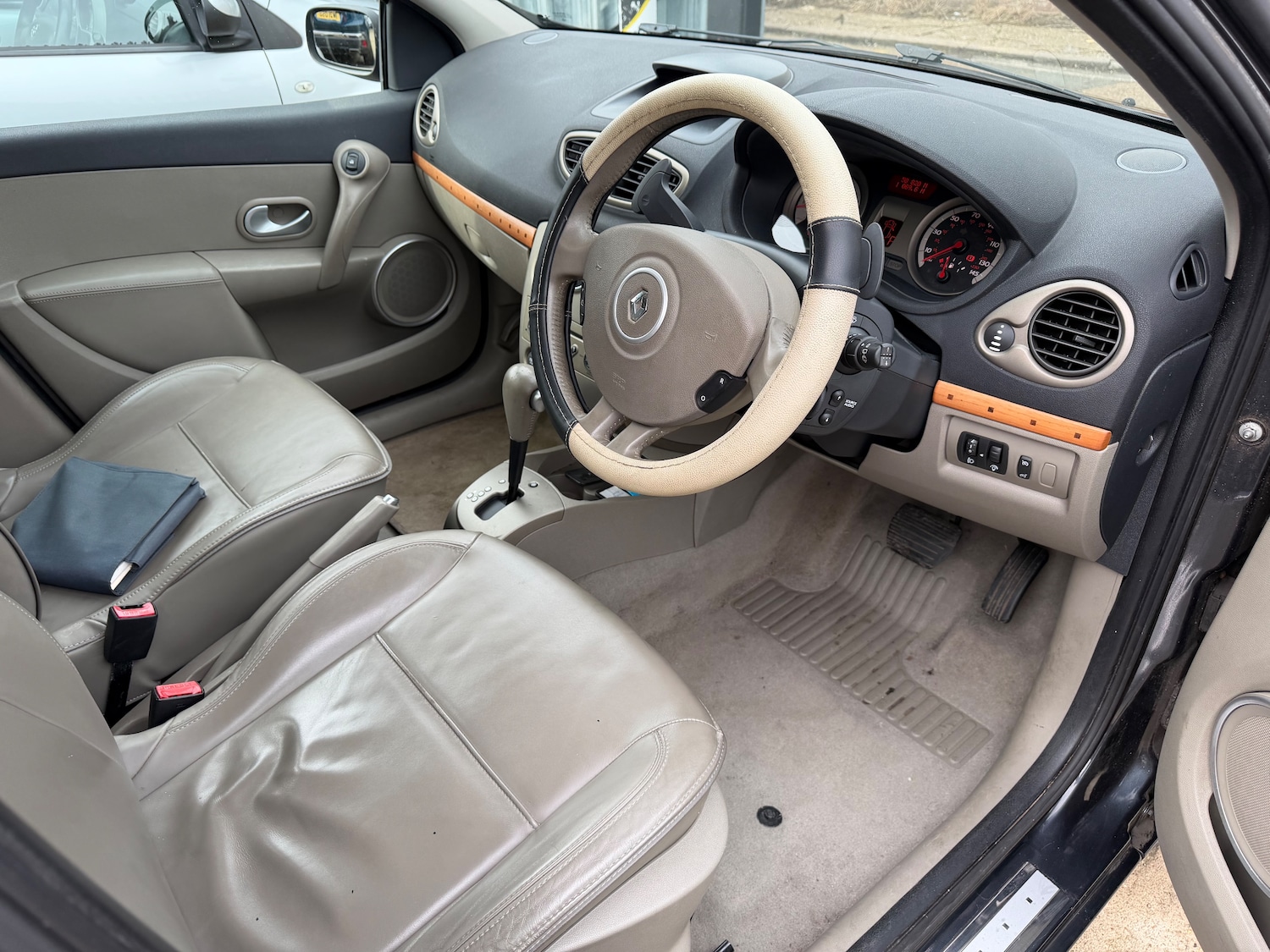 Used Renault Clio 2008 for sale - 77588696: Photo 8