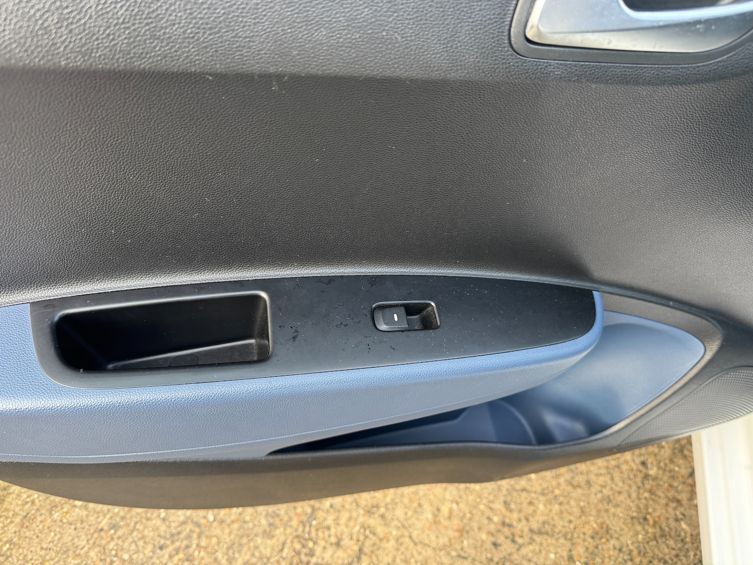 Used Hyundai i10 2014 for sale - 77520036: Photo 25