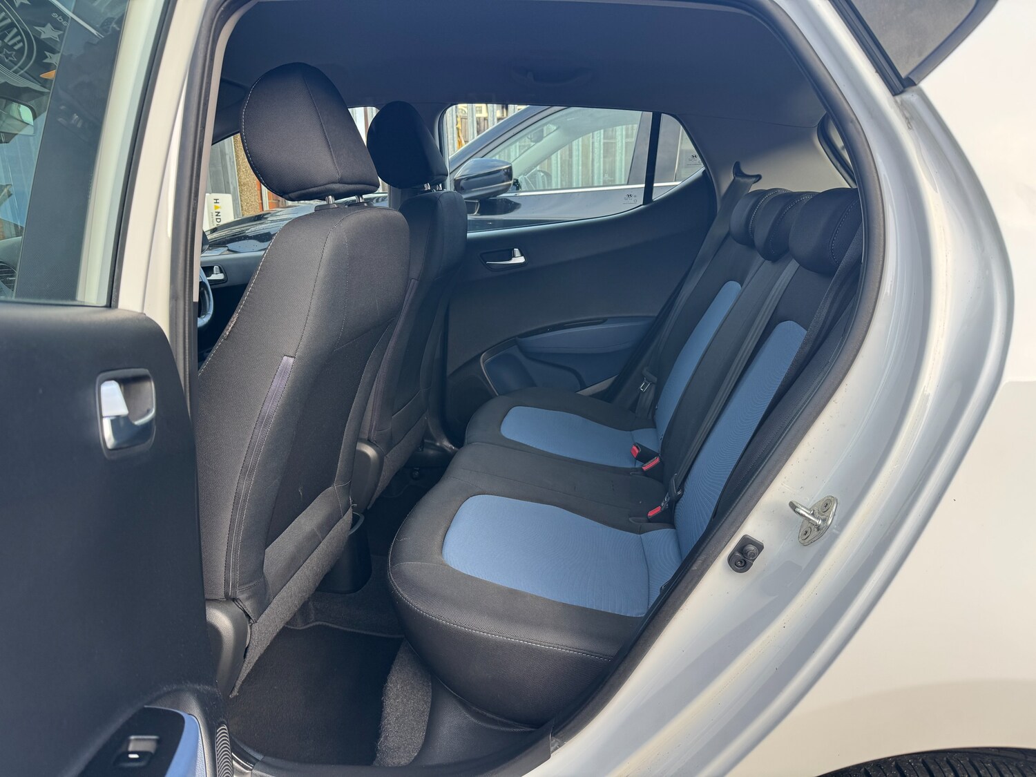 Used Hyundai i10 2014 for sale - 77520036: Photo 32