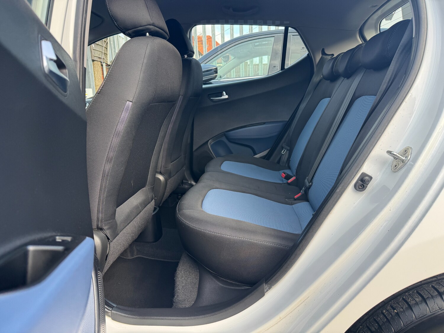 Used Hyundai i10 2014 for sale - 77520036: Photo 33