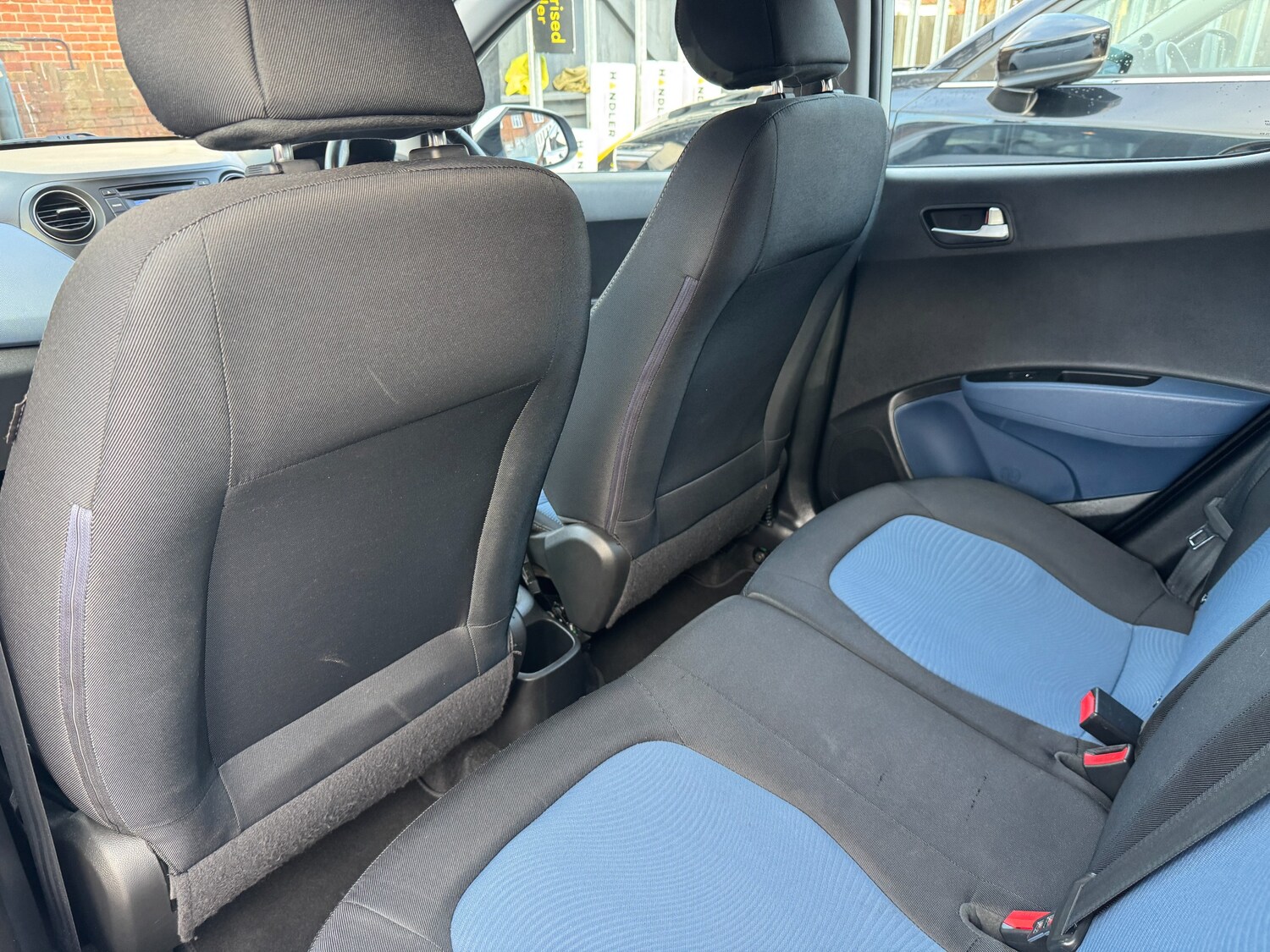 Used Hyundai i10 2014 for sale - 77520036: Photo 36