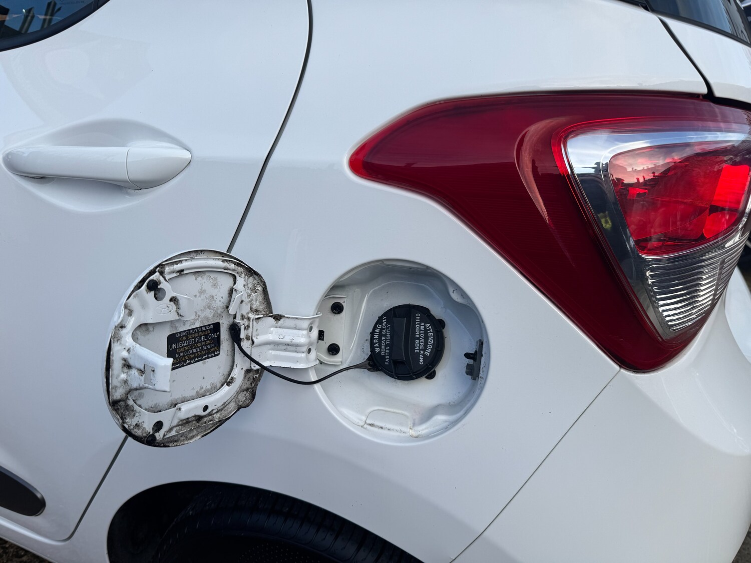 Used Hyundai i10 2014 for sale - 77520036: Photo 92