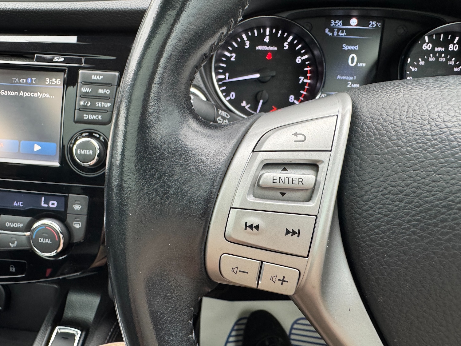 Used Nissan Qashqai 2015 for sale - 76586765: Photo 45