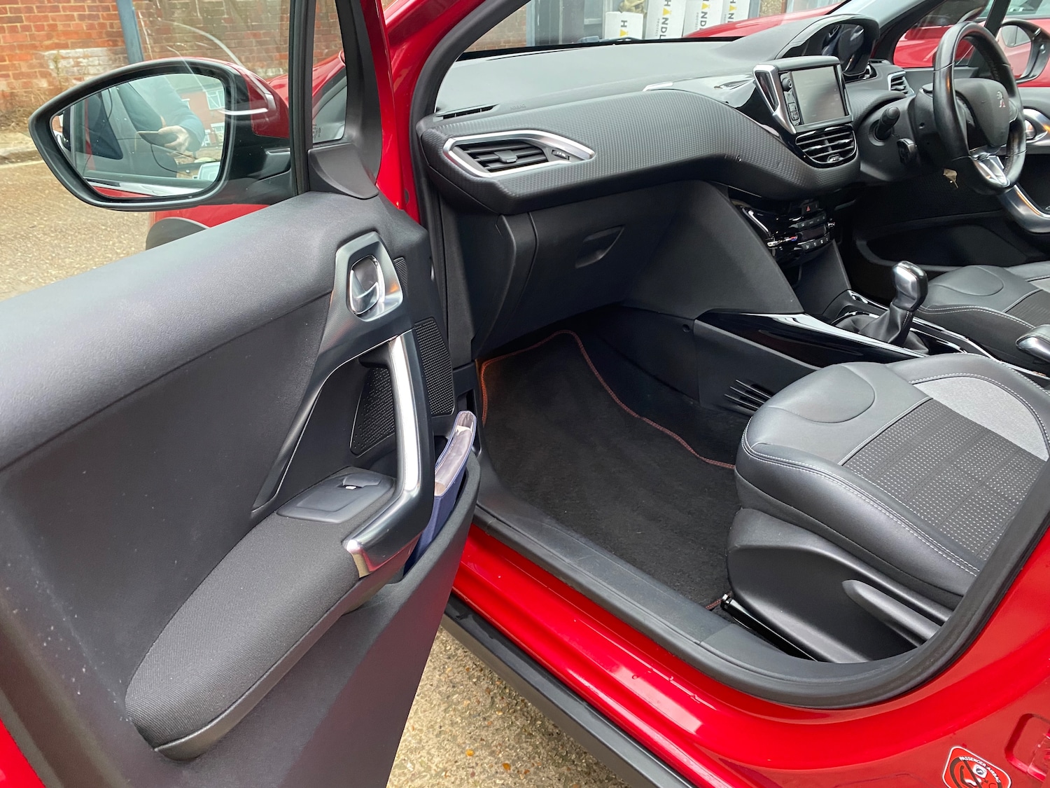 Used Peugeot 2008 2016 for sale - 76635059: Photo 12