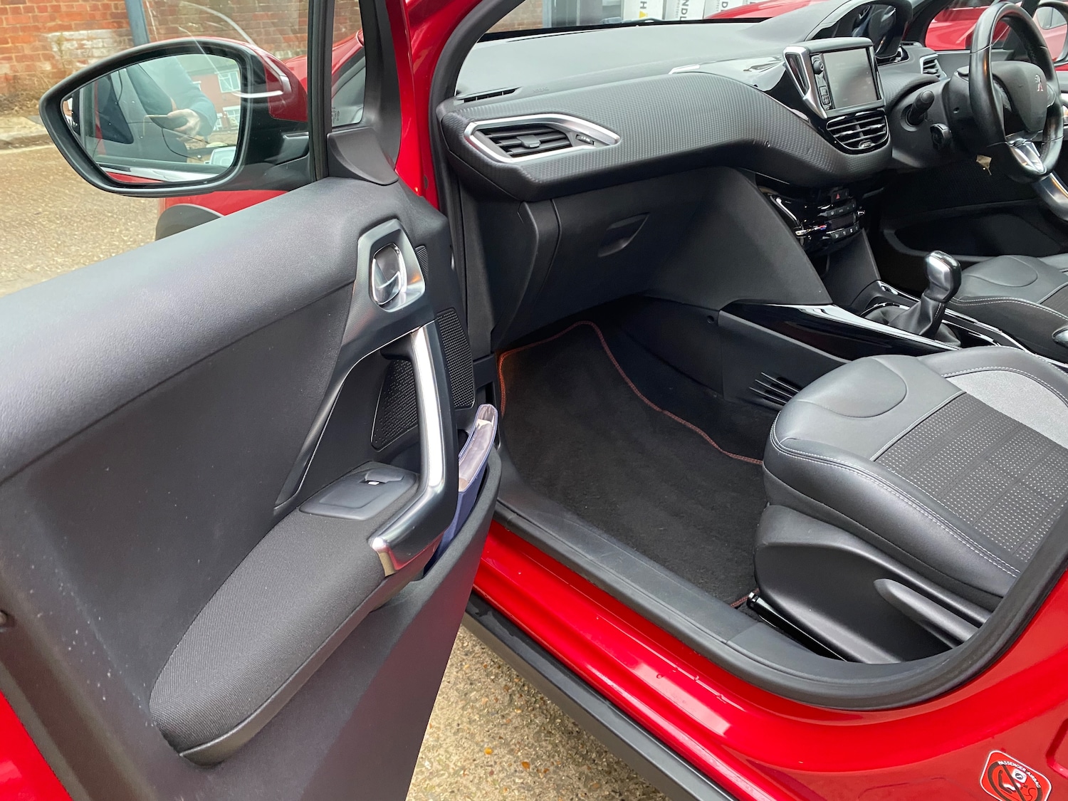 Used Peugeot 2008 2016 for sale - 76635059: Photo 13