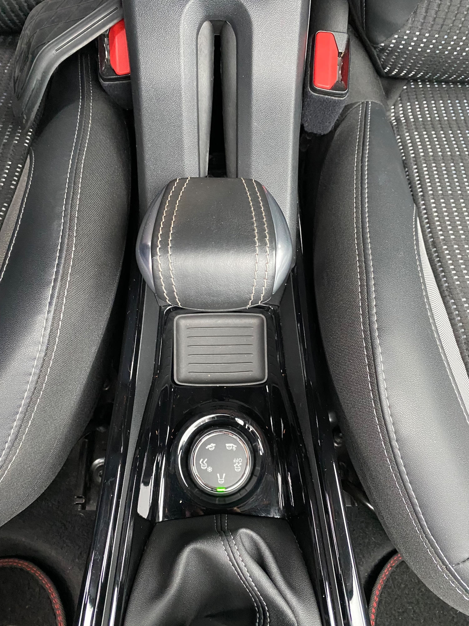 Used Peugeot 2008 2016 for sale - 76635059: Photo 26