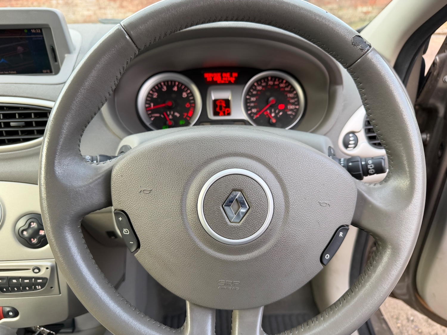 Used Renault Clio for sale - 77872244: Photo 13