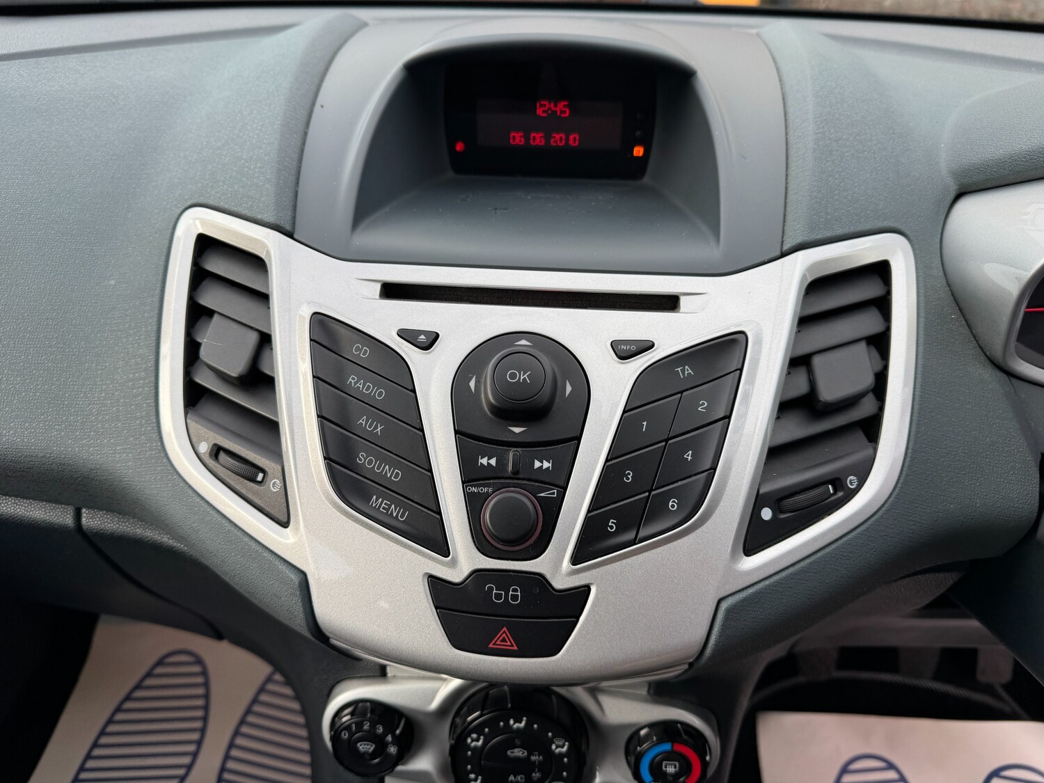 Used Ford Fiesta 2010 for sale - 77885513: Photo 49