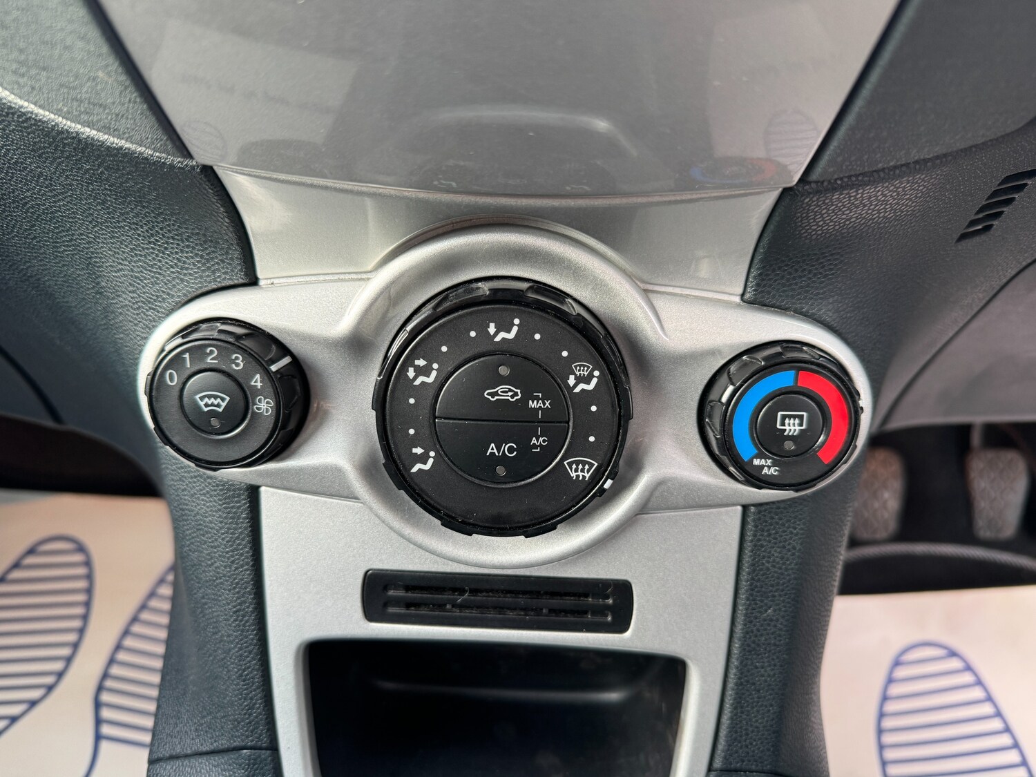 Used Ford Fiesta 2010 for sale - 77885513: Photo 50