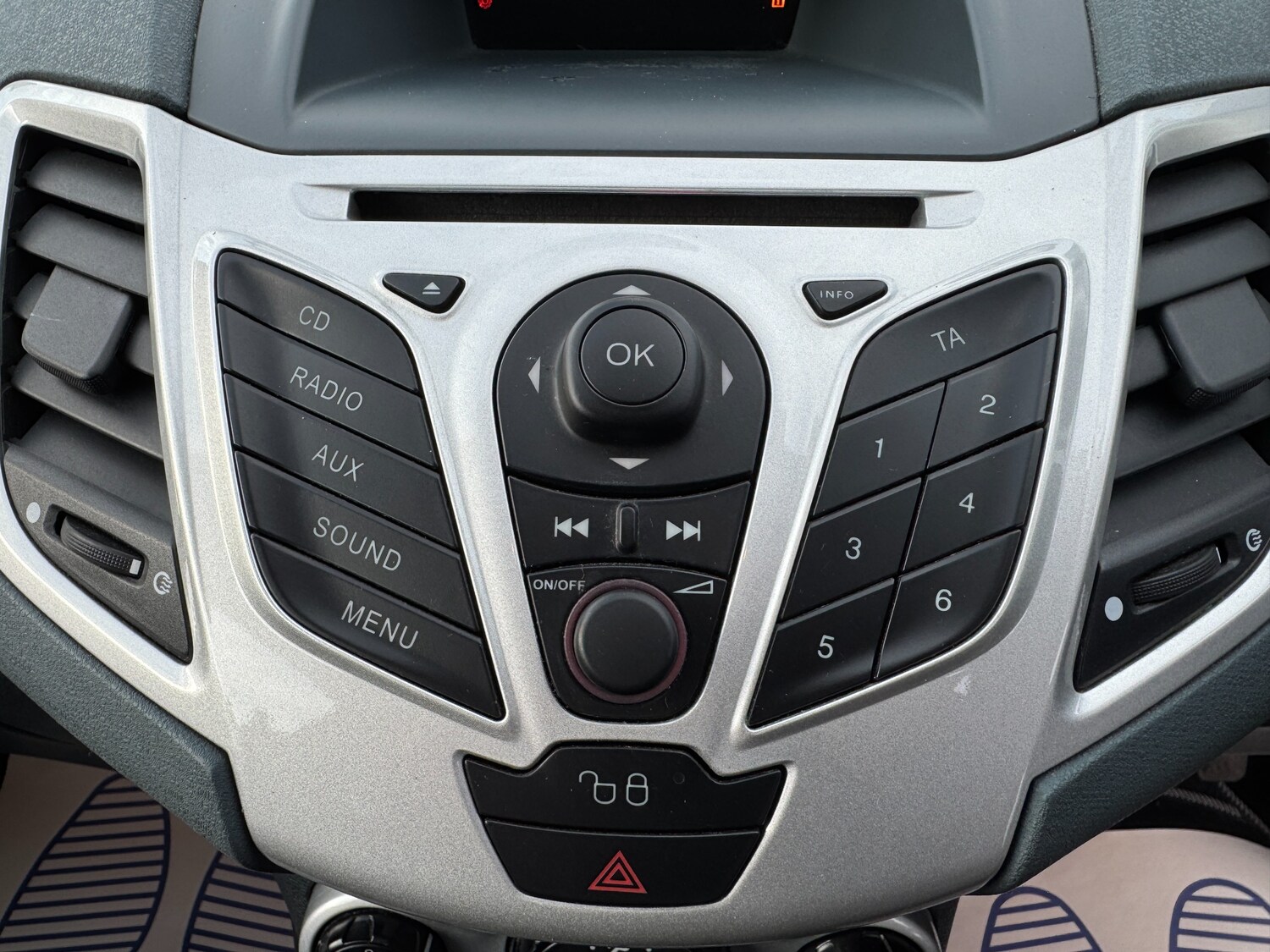 Used Ford Fiesta 2010 for sale - 77885513: Photo 55