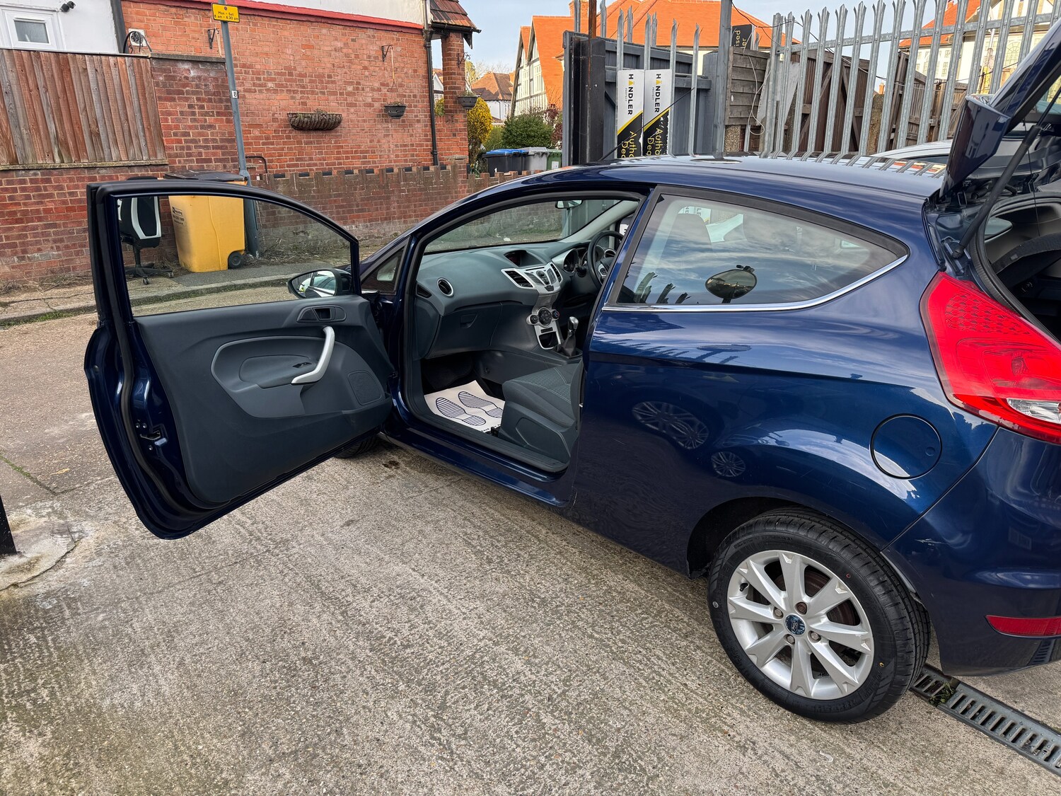 Used Ford Fiesta 2010 for sale - 77885513: Photo 64