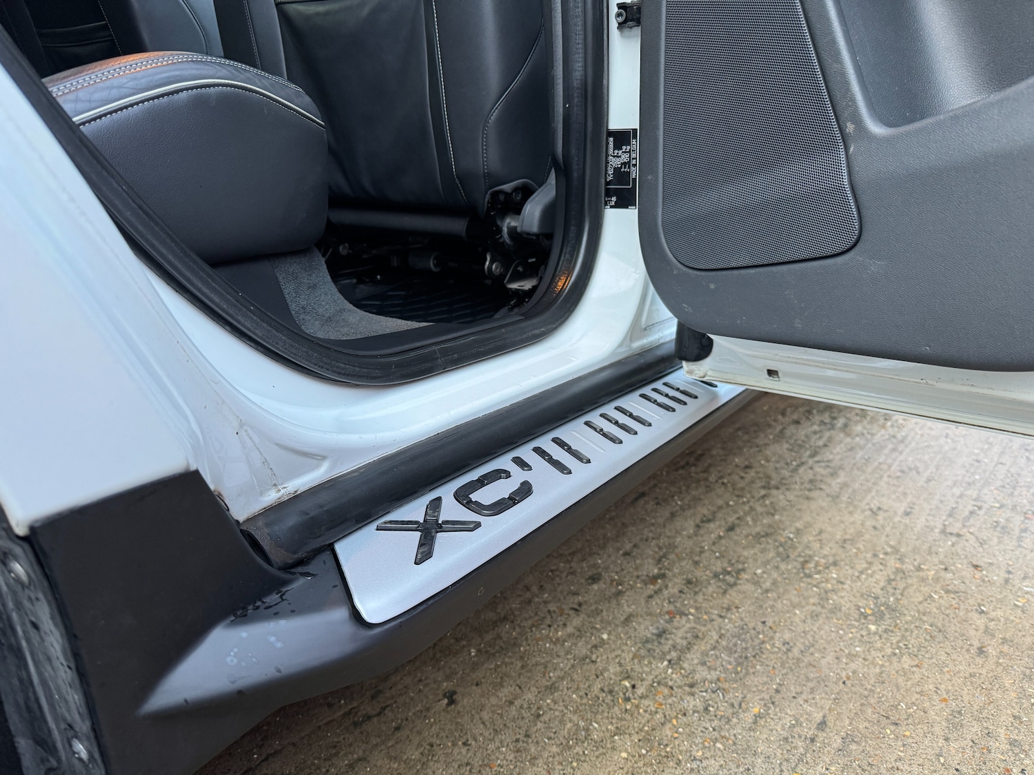 Used Volvo XC60 2014 for sale - 77043115: Photo 100