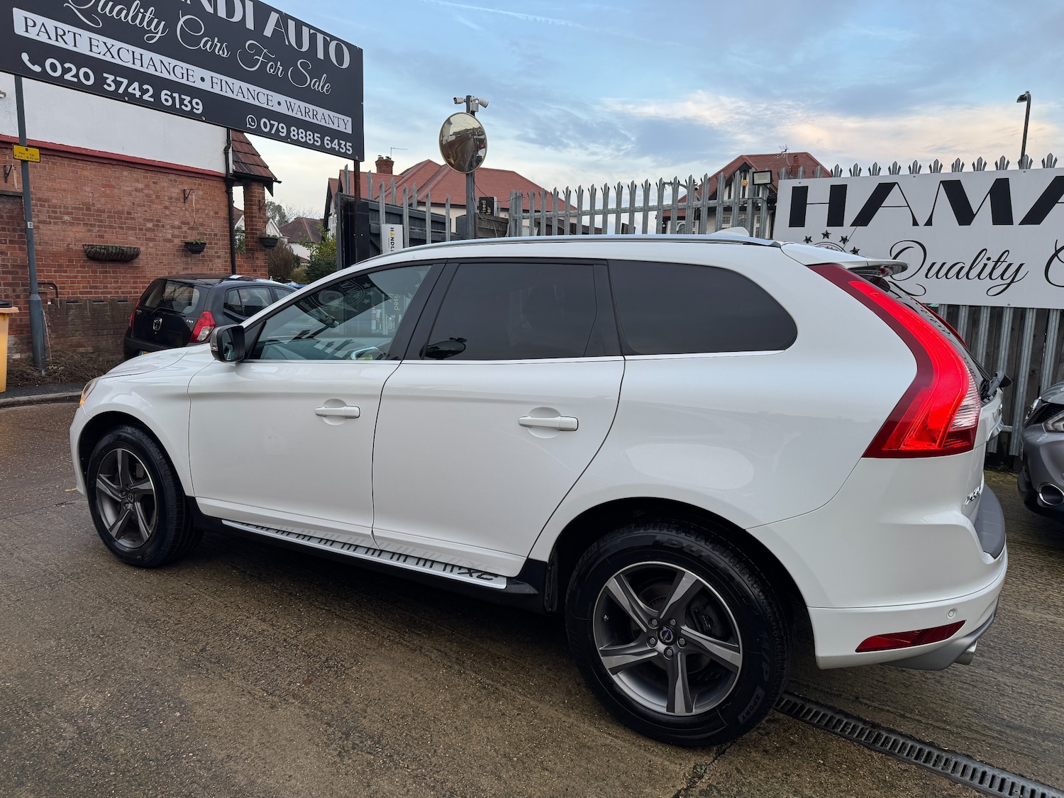 Used Volvo XC60 2014 for sale - 77043115: Photo 2