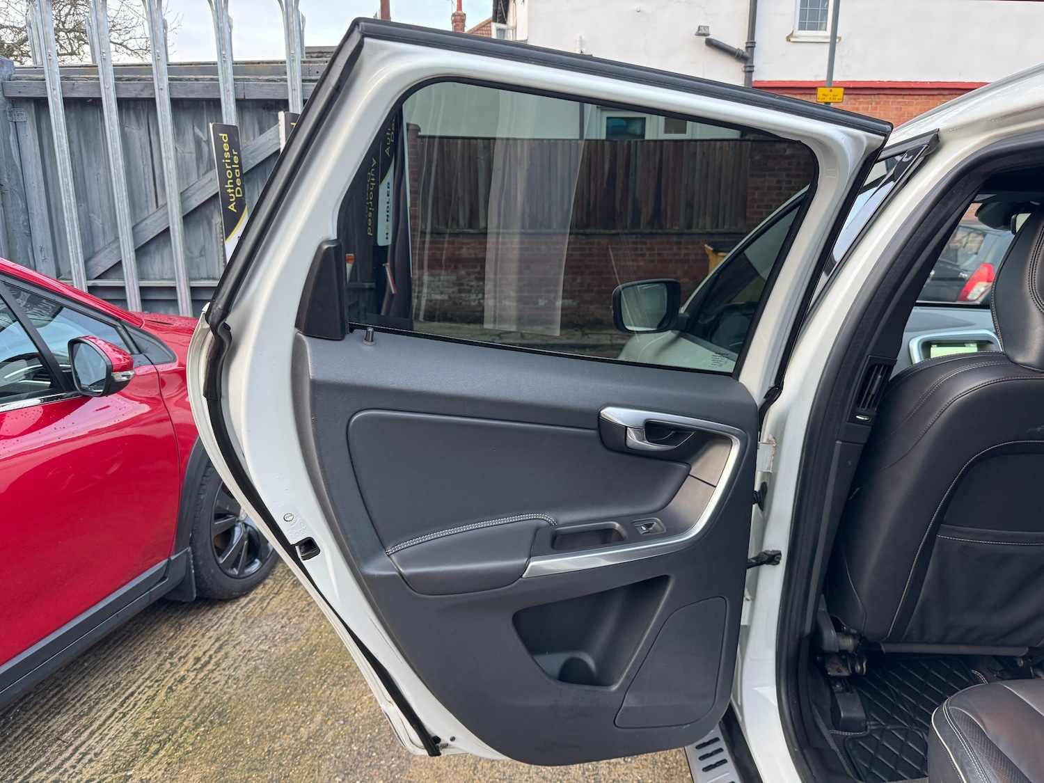 Used Volvo XC60 2014 for sale - 77043115: Photo 27