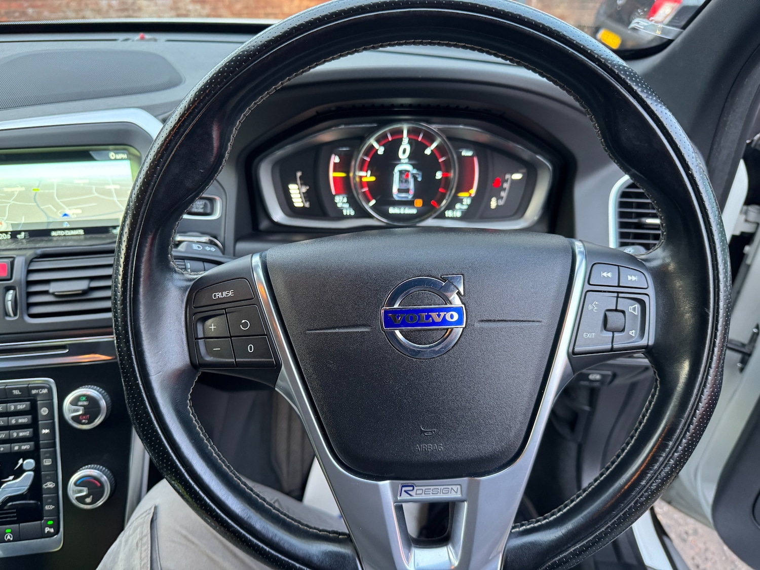 Used Volvo XC60 2014 for sale - 77043115: Photo 62