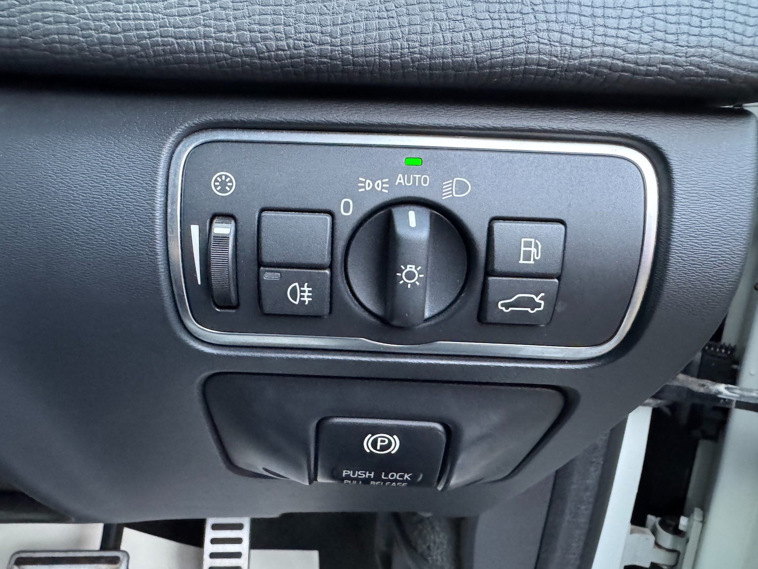 Used Volvo XC60 2014 for sale - 77043115: Photo 67