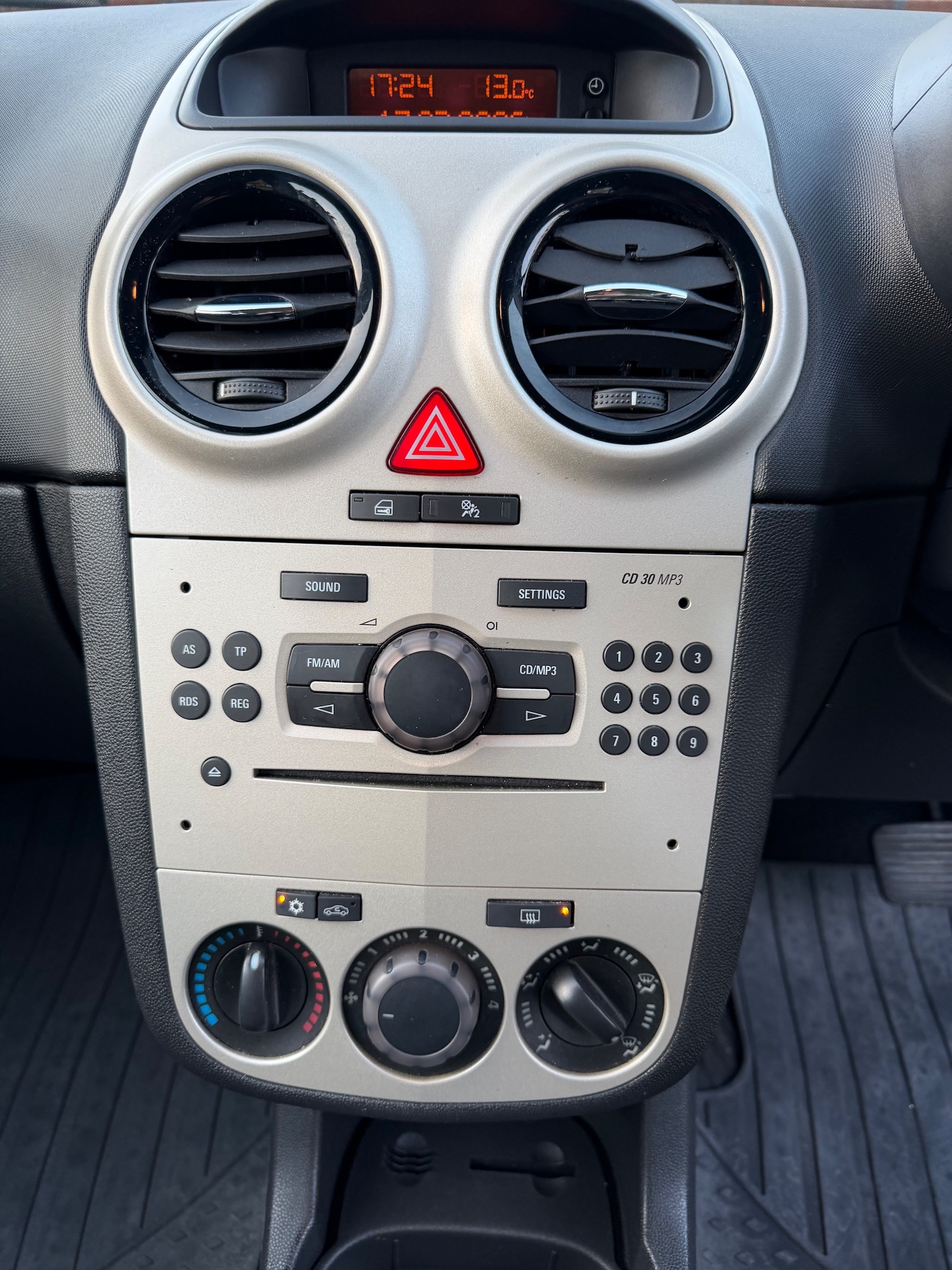 Used Vauxhall Corsa 2007 for sale - 77919070: Photo 19